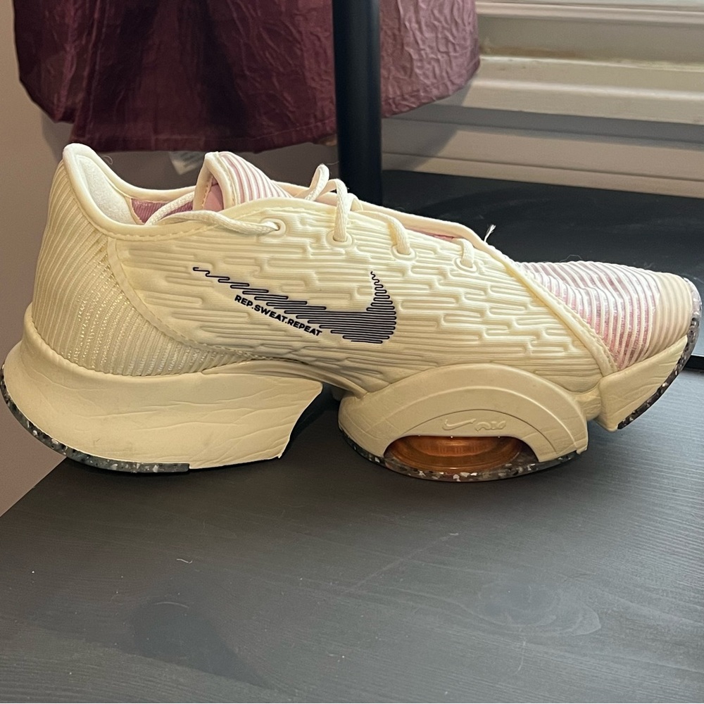 Like new Nike AirZoom SuperRep - Picture 7 of 8